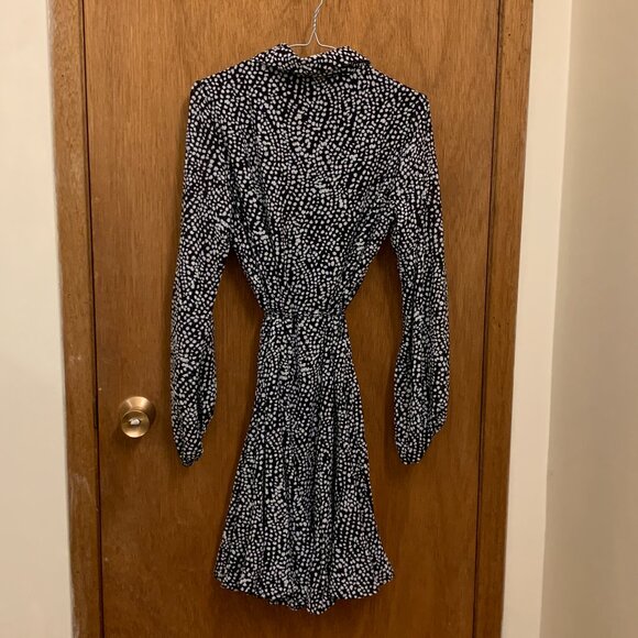 NWT Suzy Shier button up long sleeve flowy dress with braided belt - Size XS - Picture 2 of 8